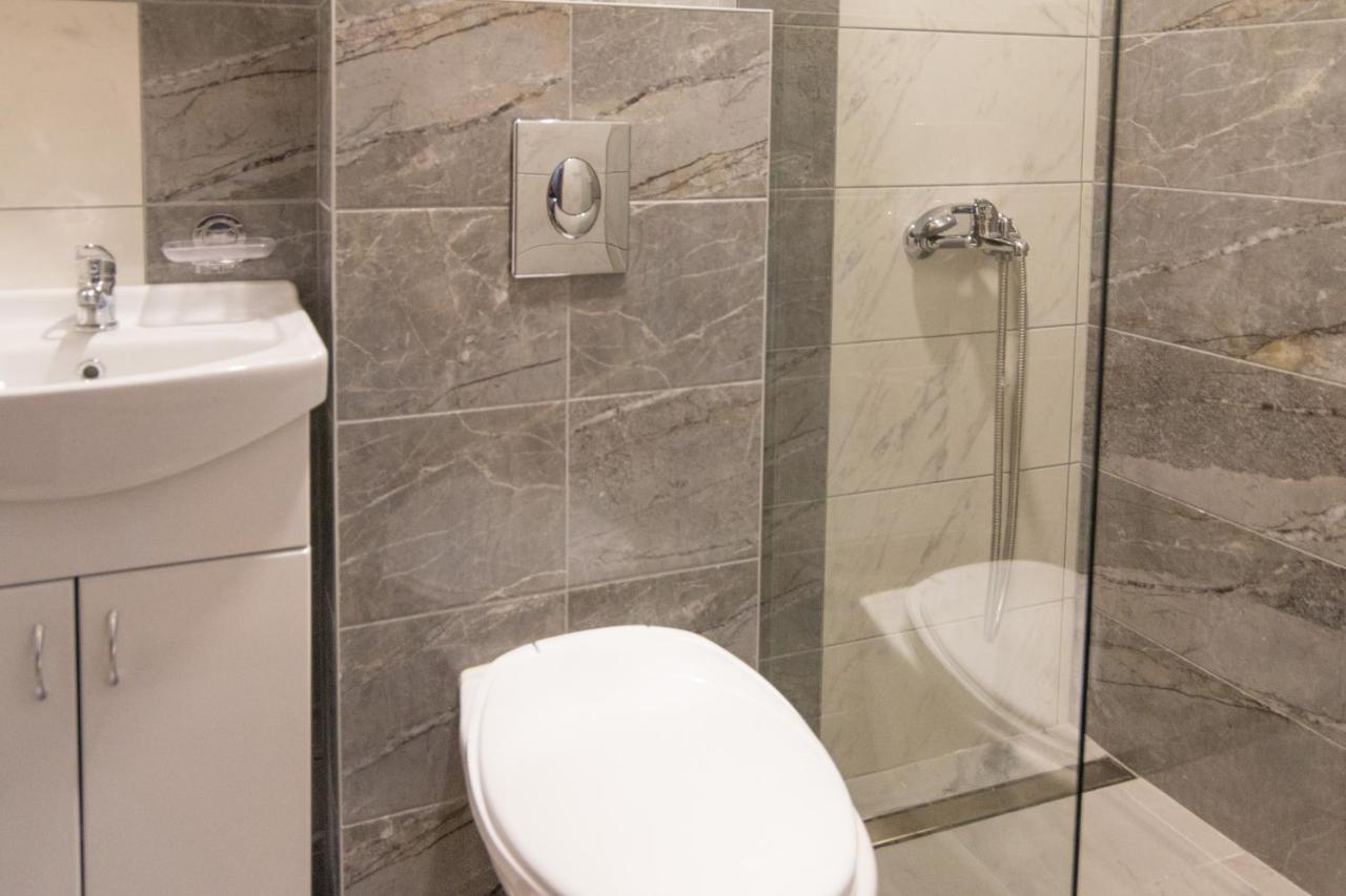 Aparthotel Viktorijini Konaci Kremna Exterior foto